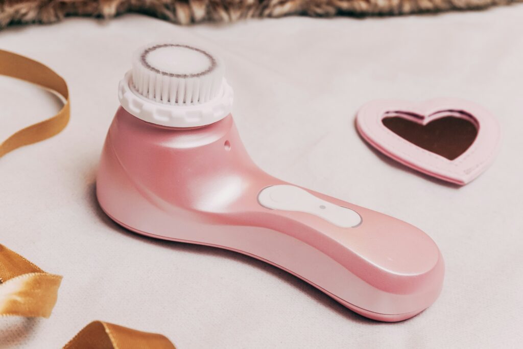bristle brush facial cleansing device