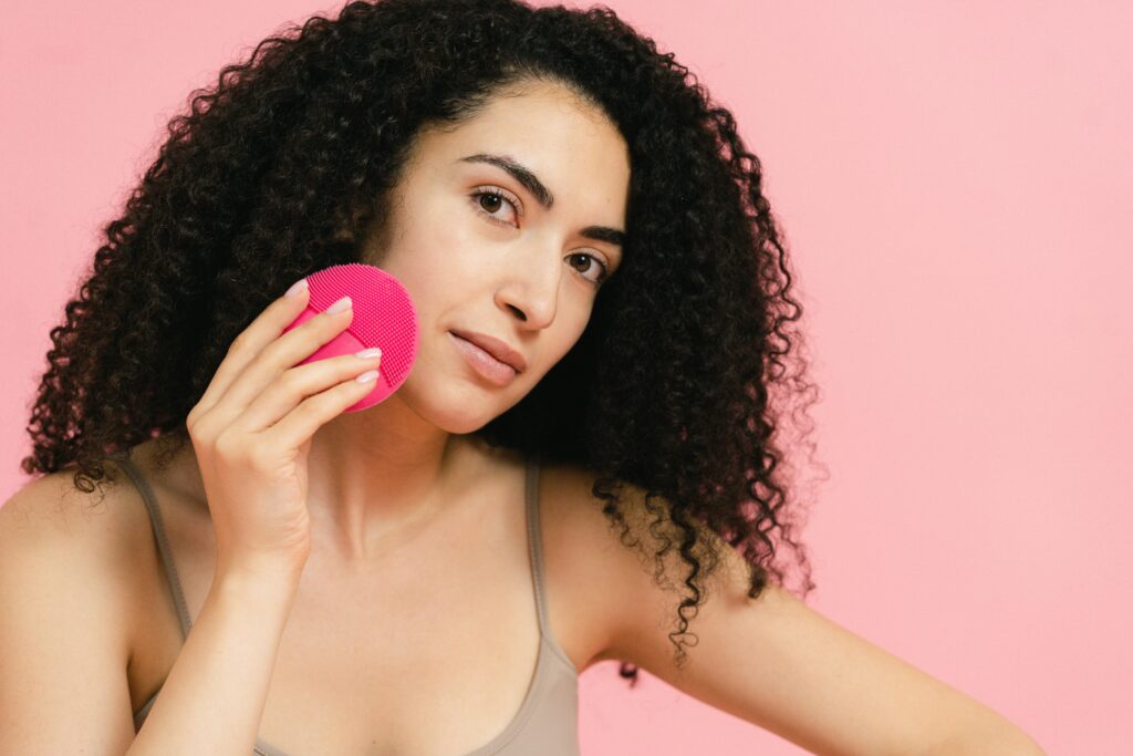 Silicone brush cleansing device